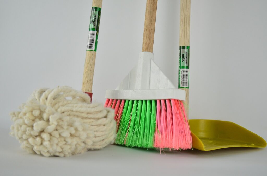 Mop broom dustpan | All Floors & More